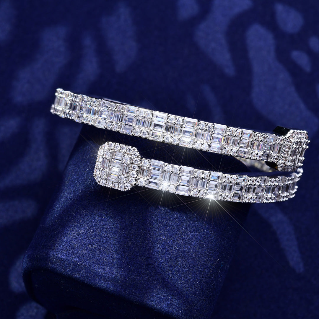 MOISSANITE BAGUETTE DESIGNER BANGLE